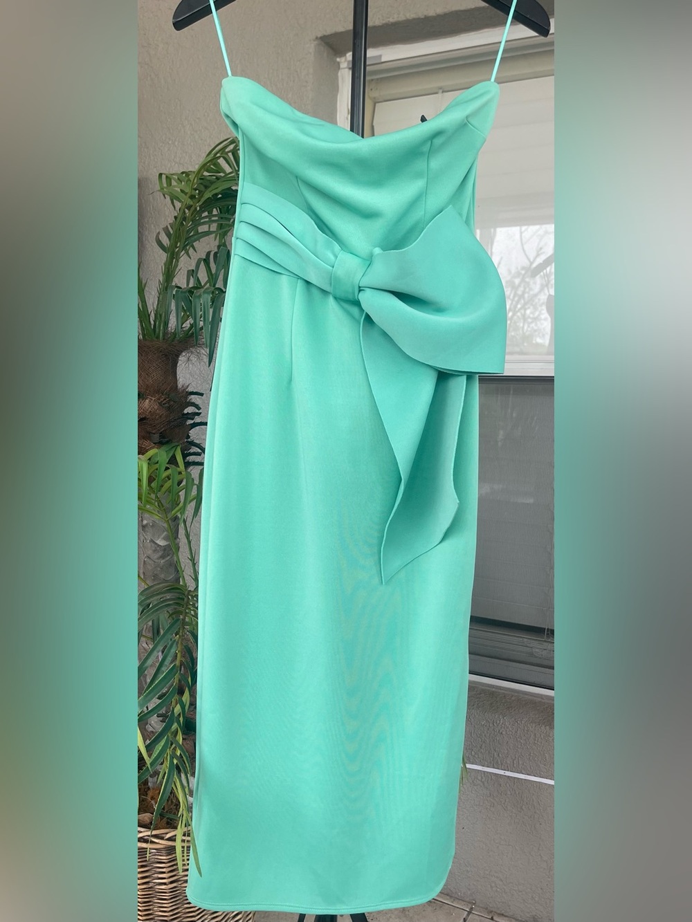 Elegant Mint Green Spaghetti Strap Dress with Bow